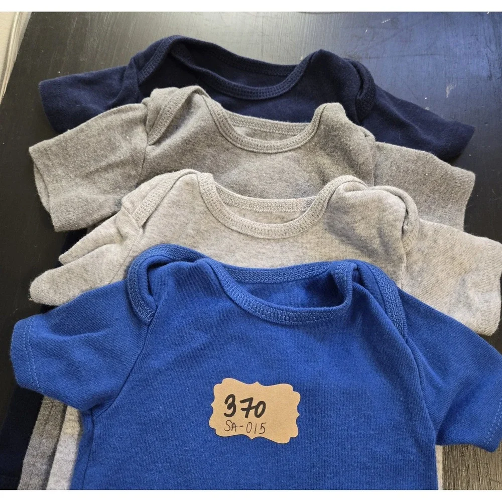 Simple Joys by Carter's Infant OneZs Size 12 Months Set of 4 Grey‎ and Blue NWT